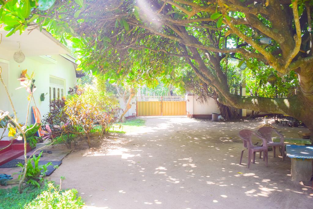 Shammie Guest House ヒッカドゥワ エクステリア 写真