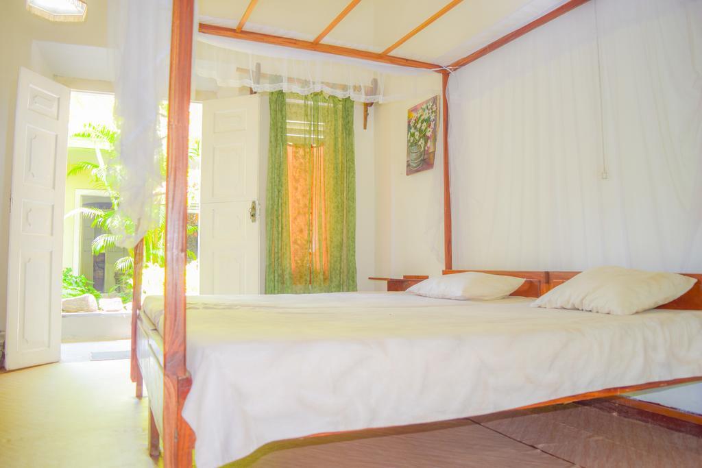 Shammie Guest House ヒッカドゥワ エクステリア 写真